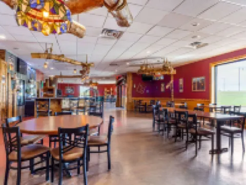 Econo Lodge Inn & Suites Brookings Hotels in Brookings