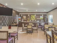 La Quinta Inn by Wyndham Olympia - Lacey - 조식 운영