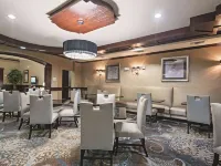 La Quinta Inn & Suites by Wyndham DFW Airport West - Euless Hotels in Euless