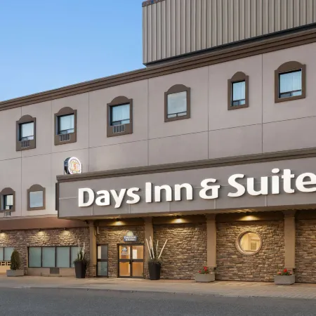 Days Inn & Suites by Wyndham Sault Ste. Marie on
