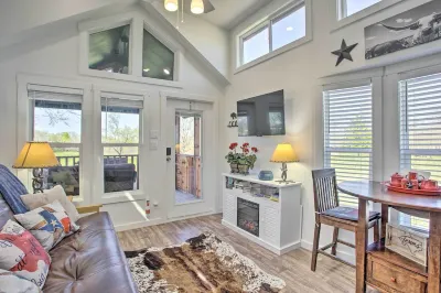 4 Mi to Dtwn: Mckinney Tiny Home w/ Fire Pit Отели рядом с достопримечательностью «Lost Creek Ranch Allen, Tx»