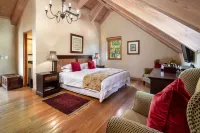 De Hoek Manor Hotels near De Oewer Restaurant