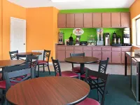 Super 8 by Wyndham Houston/Brookhollow NW Các khách sạn gần Nhà máy bia Karbach Brewing