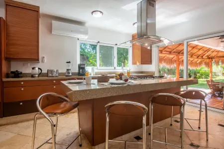 Villa Golf and Beach Holiday Rental Private Pool BBQ Maid Service