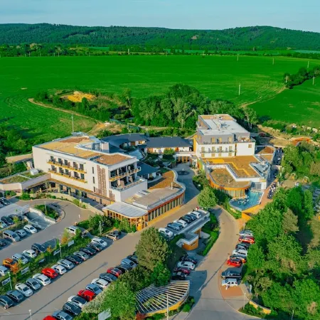 Maximus Resort