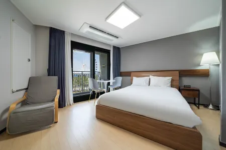 Sokcho Chonpines Beach Hotel