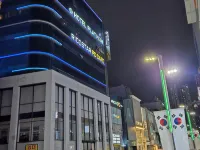 Platinum Hotel Hotel in zona Mercato del Pesce di Shindonga