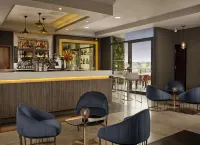 DoubleTree by Hilton Lincoln - bar