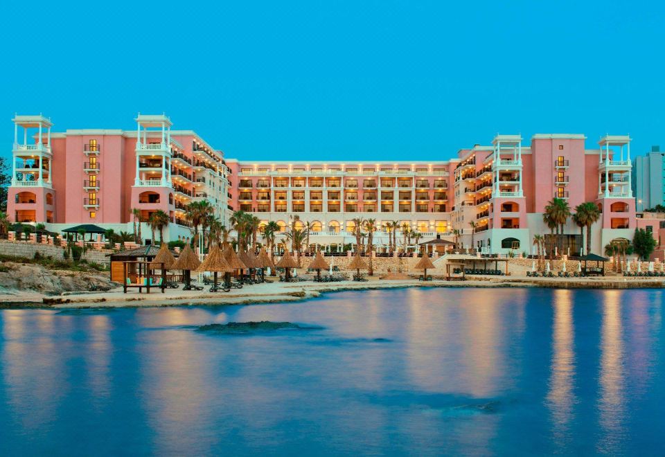 더 웨스틴 드래고나라 리조트의 넓은 객실 내부