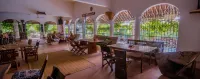Distant Relatives Ecolodge & Backpackers - breakfast