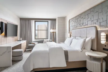 The Westin Book Cadillac Detroit Отели рядом с достопримечательностью «Joe Louis Monument»