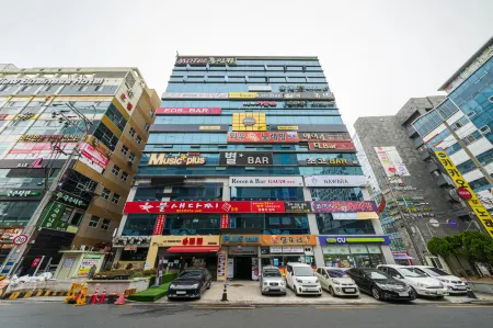 Changwon Sangnam-Dong Hall-in-One Отели рядом со станцией Changwonjungang Railway Station