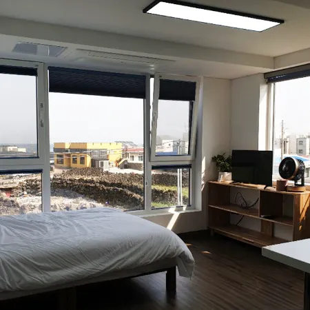 Jeju Hayeong Hayeong Pension and Guest House Отели рядом с достопримечательностью «Пляж Джимйонг»