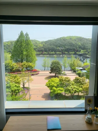 Andong Wolyeong Pension Отели рядом с достопримечательностью «Dosanseowon Confucian School»