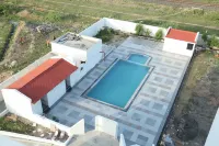 Daksh the Madhuvan Suites Dwarka Hotels in Девбуми Дварка