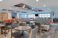 Holiday Inn Express & Suites INDIANAPOLIS SOUTH – GREENWOOD by IHG - breakfast