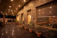 Royal Mansion Hotels in Shamshi