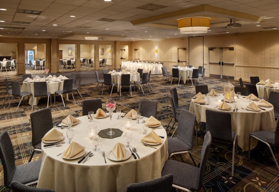 Holiday Inn WeirtonOver view