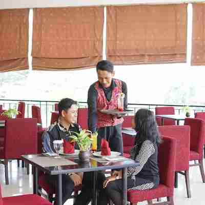 Parkside Mandarin Hotel Pekalongan Dining/Meeting Rooms