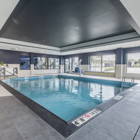 Holiday Inn Express & Suites TORONTO AIRPORT SOUTH by IHG