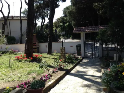 Cozy Villa with Large Garden Near the Beach
