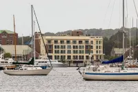 The Brenton Hotel Hotels in Jamestown
