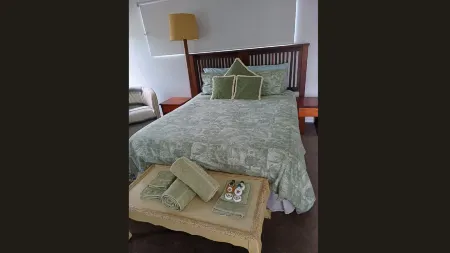 Cozy Room with Separate Entrance and Ensuit Bathroom