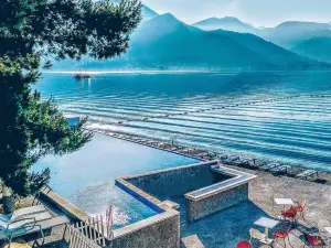 Carine Hotel Delfin
