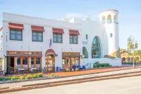 Riviera Beach House Hotels in der Nähe von Power of Your Om Yoga Studio