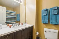 Charming 2-Bedroom Condo in Huntsville with Private Entrance - Homestays