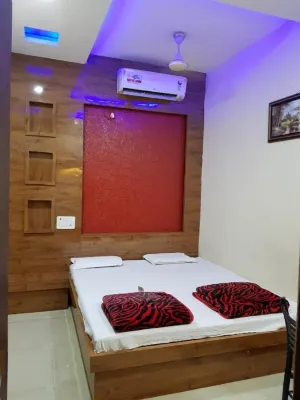 New Hotel Shree Radha Krishna Palace Hotels in Khargone