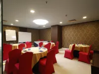 Aristocrat Hotel Hotels near NUJS