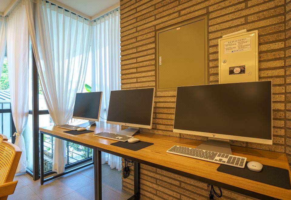 Gyeongju Brown Dot Bomun surroundings