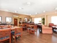 Baymont by Wyndham Orangeburg North - parking