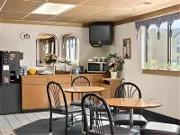 Super 8 by Wyndham Merrillville