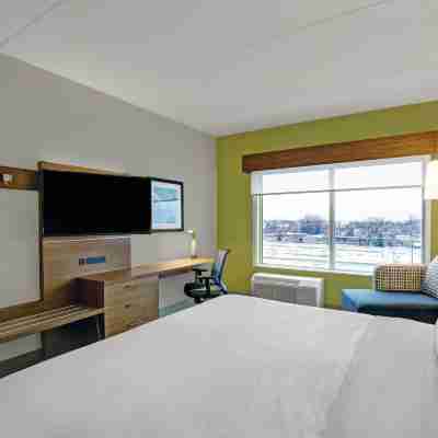 Holiday Inn Express & Suites Collingwood Rooms