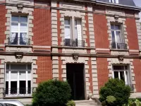 Hotel le Clos Raymi Hotels near Tape à l'œil