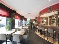 City Hotel - breakfast