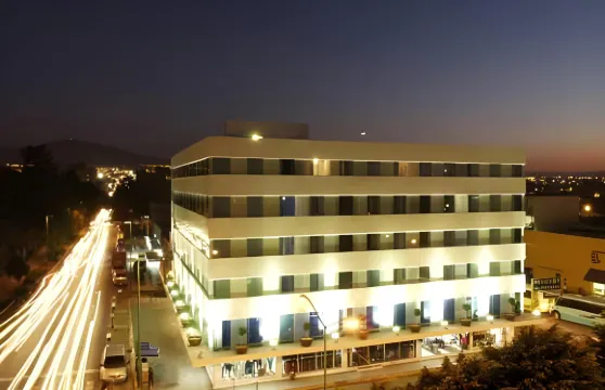 姆帕拉奎雷塔羅酒店