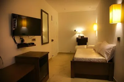 Mountain View Holiday Rentals Hotels near Arulmigu Sri Anamalai Murugan Temple