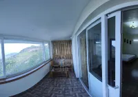 Paradise Peak Cottage Hotels near Kodanad View Point