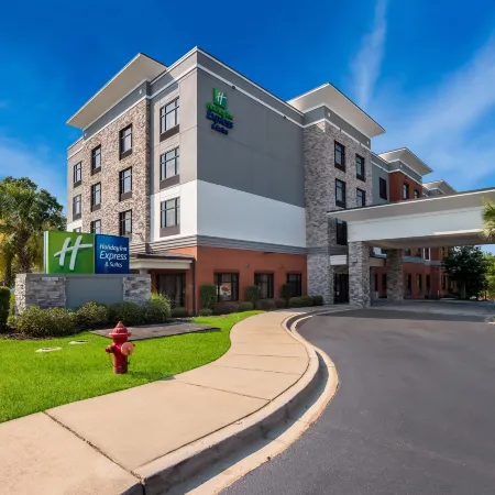 Holiday Inn Express & Suites LEXINGTON by IHG