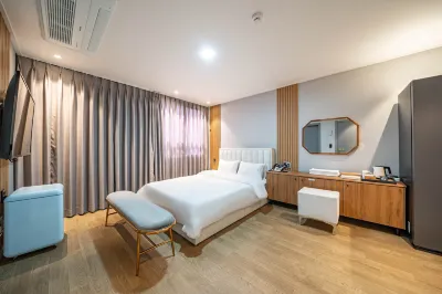 Changwon Jinhae Hotel Sheja 餘佐川附近的飯店