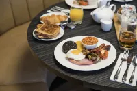 Holiday Inn HIGH WYCOMBE M40, JCT. 4 by IHG - breakfast