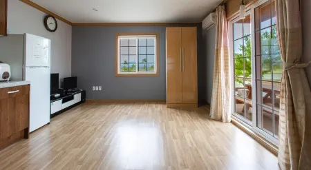 Cheorwon Splash Pension Отели в г. Чхорвон