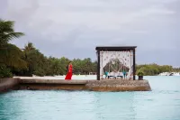 Sheraton Maldives Full Moon Resort & Spa - piscine