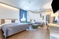 Hotel Deokyeong Hotels near Goryongsa Temple