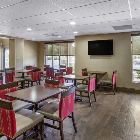 Comfort Suites at the University