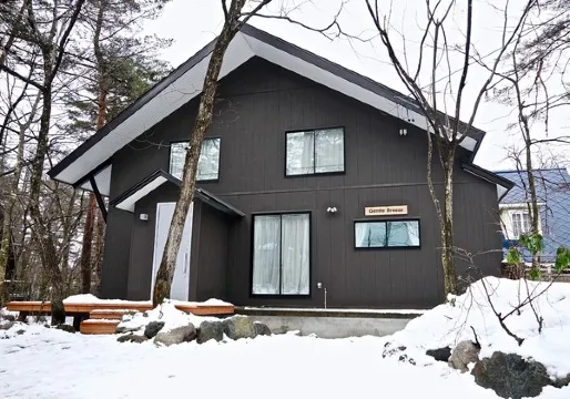 Real Scampis Hotel - Housity