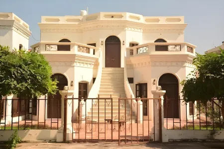 A Mansion Отели в г. Удхам-Сингх-Нагар